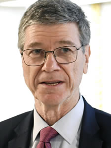 Imagem Jeffrey David Sachs - By Bundesministerium für Europa, Integration und Äußeres - FMSTAN & SPIDER Global meeting in Austrian Foreign Ministries in Vienna, CC BY 2.0, https://commons.wikimedia.org/w/index.php?curid=86200269