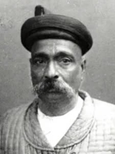 Imagem Bal Gangadhar Tilak - By Anonymous - Scan from the original work, Public Domain, https://commons.wikimedia.org/w/index.php?curid=128692612